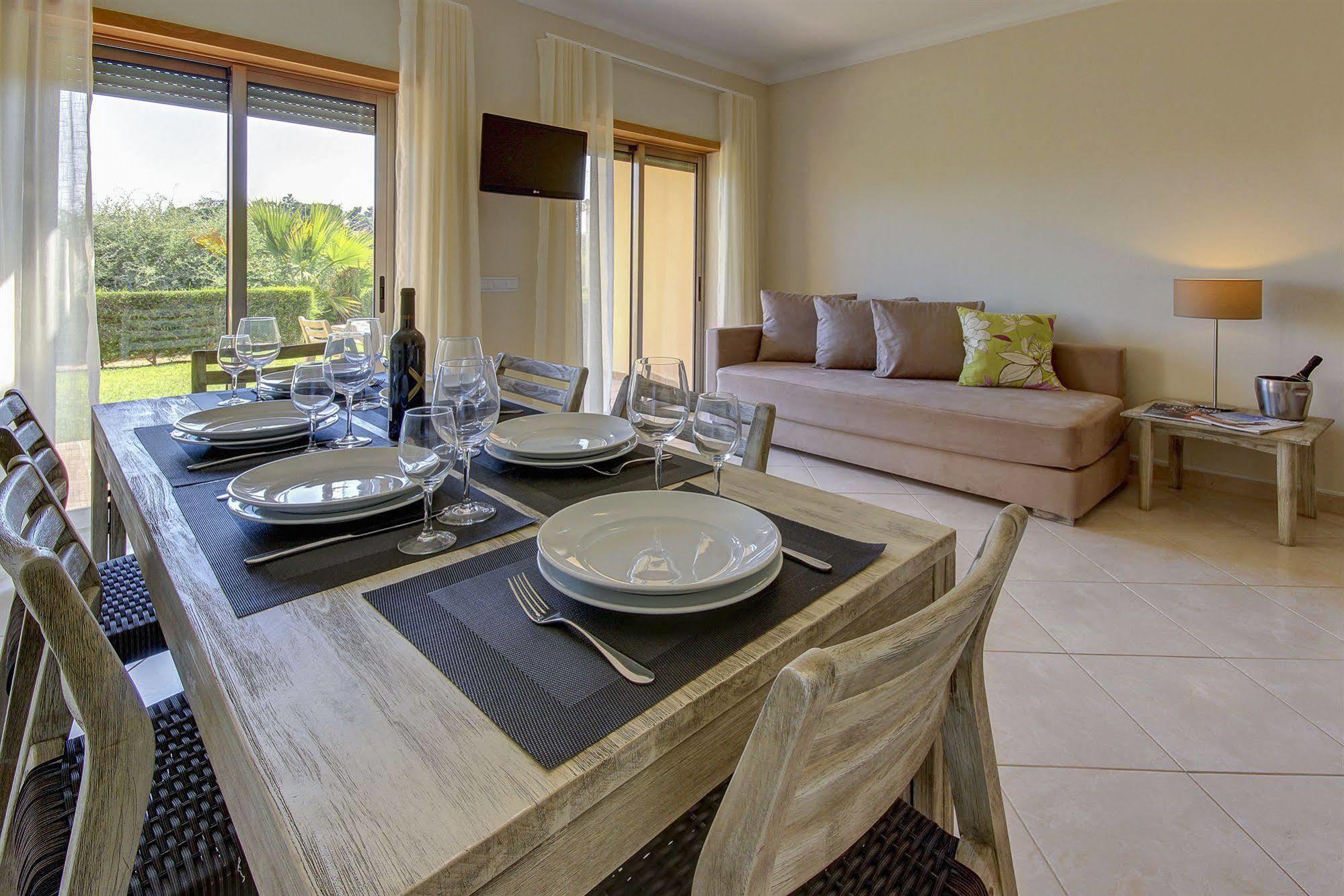 אלבופיירה Pinheiros Da Balaia Villas מראה חיצוני תמונה