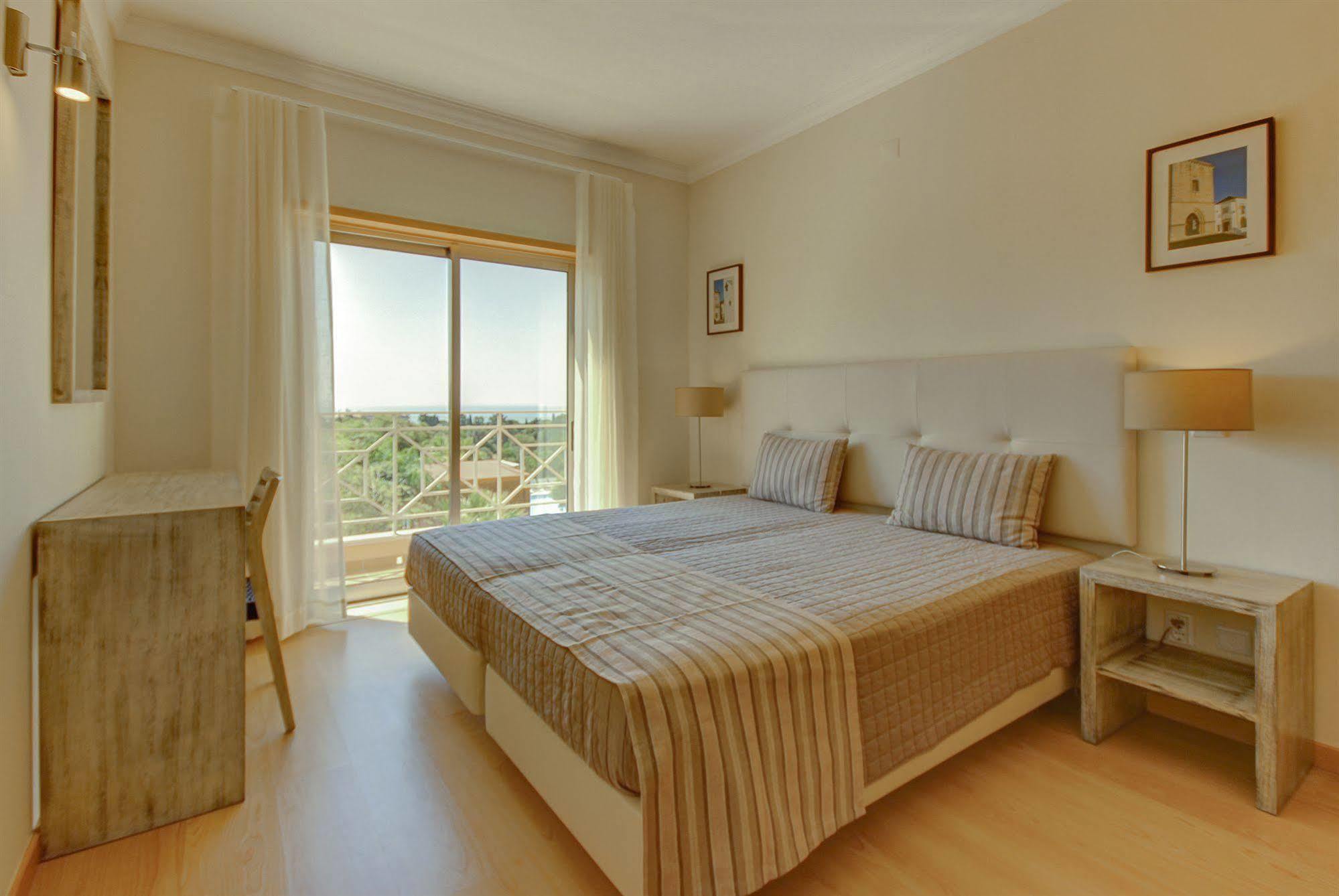 אלבופיירה Pinheiros Da Balaia Villas מראה חיצוני תמונה