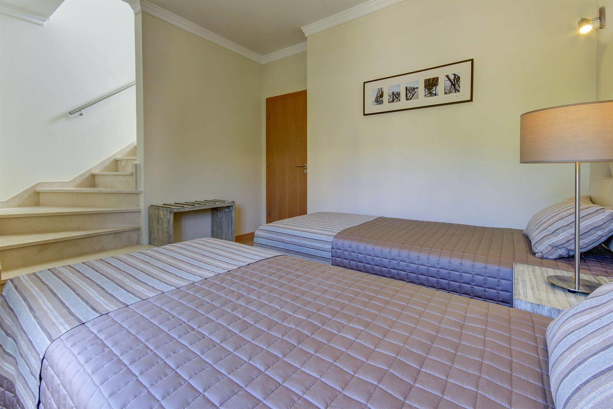 אלבופיירה Pinheiros Da Balaia Villas מראה חיצוני תמונה