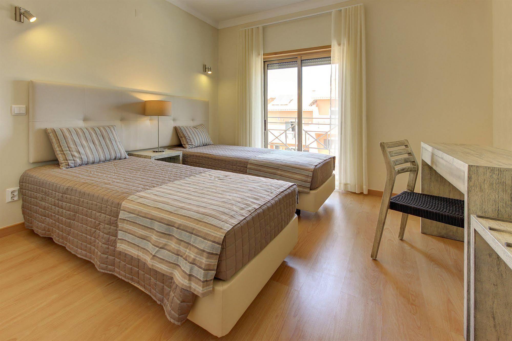 אלבופיירה Pinheiros Da Balaia Villas מראה חיצוני תמונה