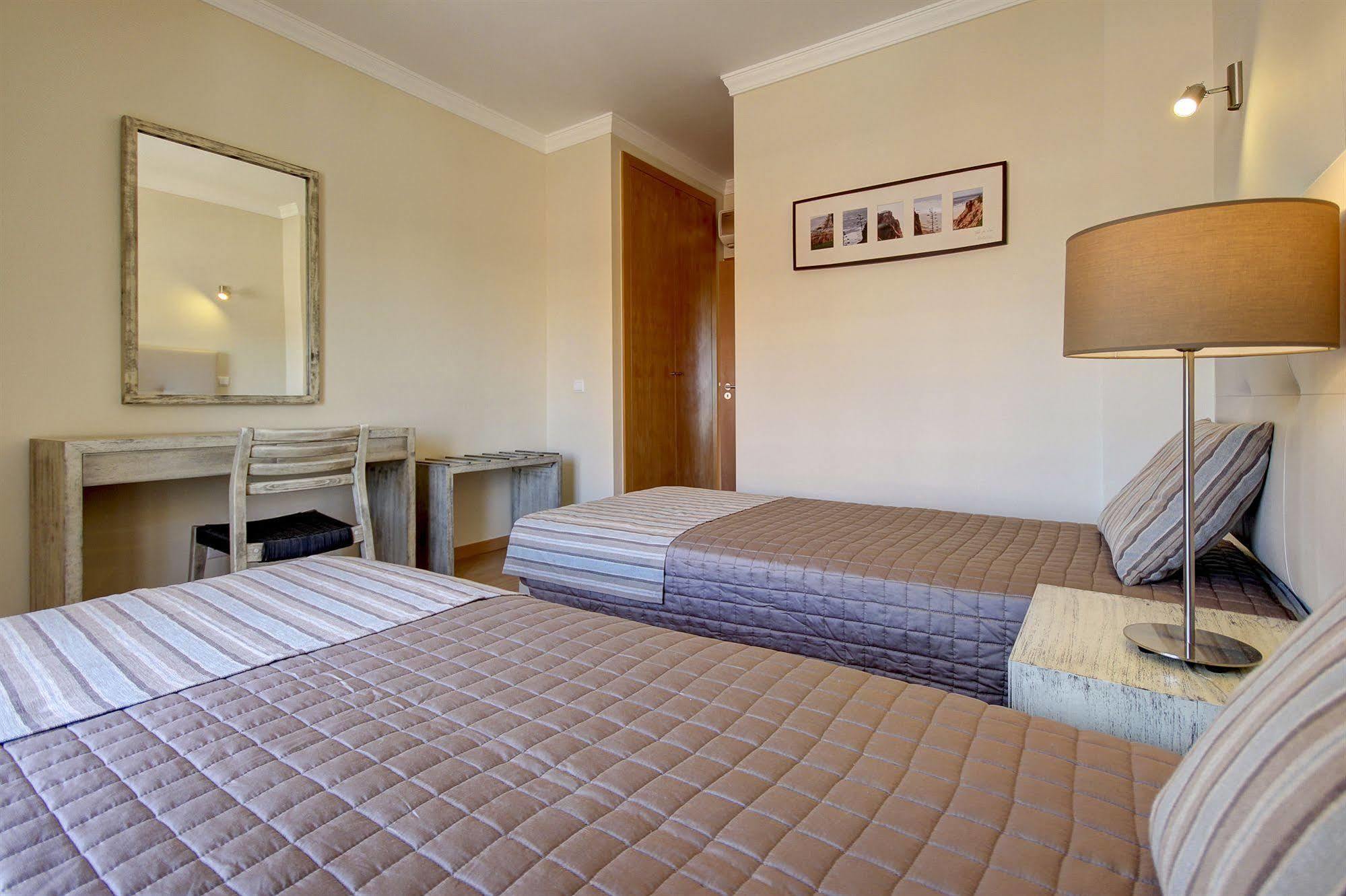 אלבופיירה Pinheiros Da Balaia Villas מראה חיצוני תמונה